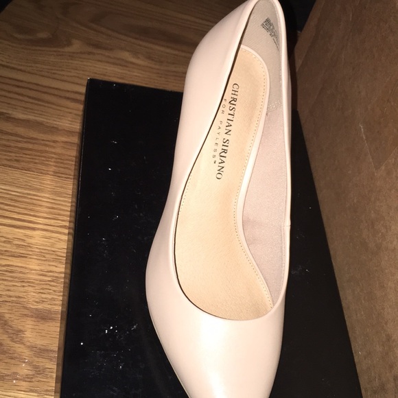 Gorgeous Nude heels - Picture 2 of 4